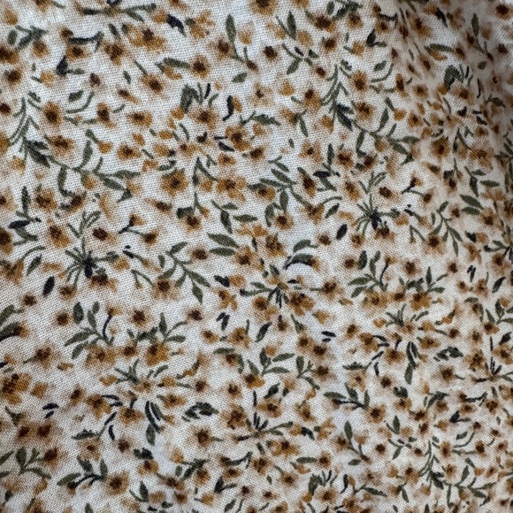 Floral Button-Up Blouse - Picture 3 of 6